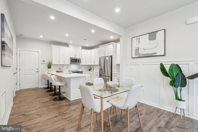 Building Photo - 44603 Wolfhound Sq