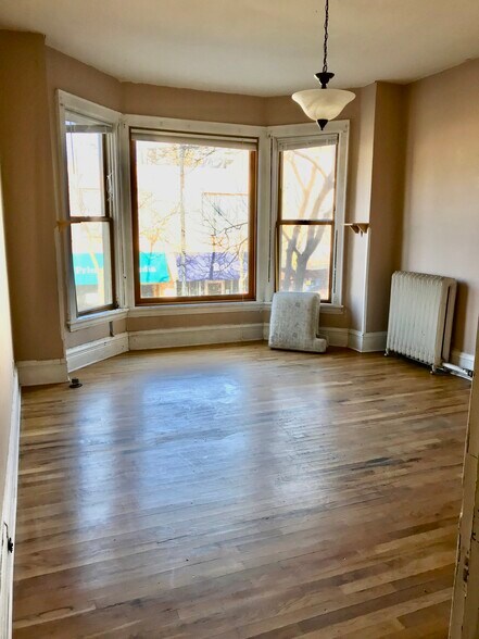 Building Photo - 419 State St