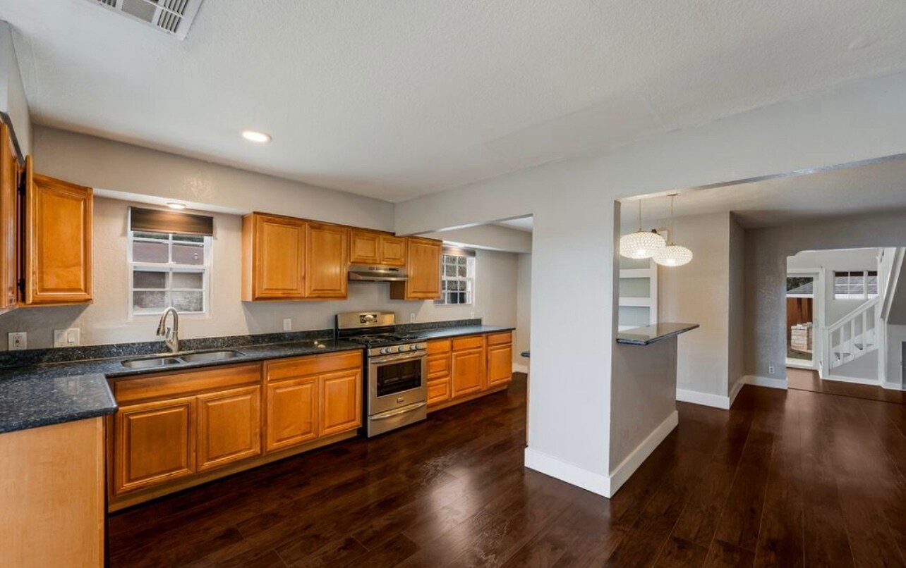 Building Photo - 5723 Bogart Dr