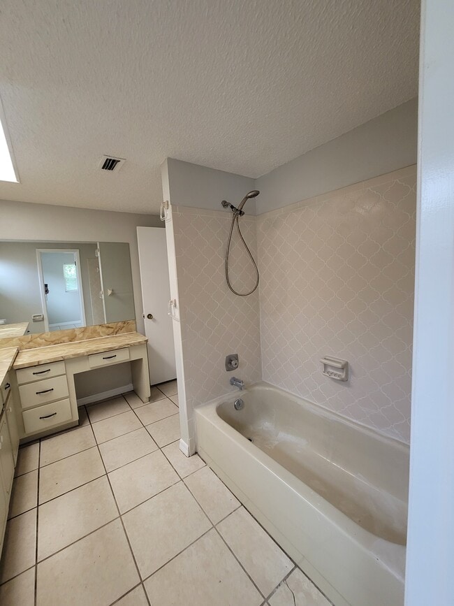 Building Photo - 8089 Omaha Cir