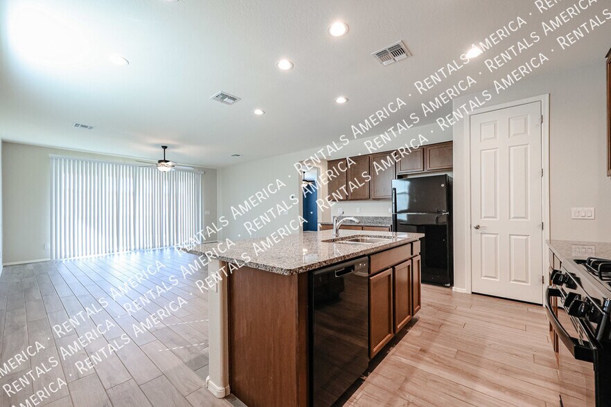 Building Photo - 18164 N Bell Pointe Blvd