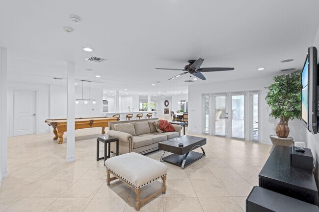 Building Photo - 7447 NW 82nd Terrace