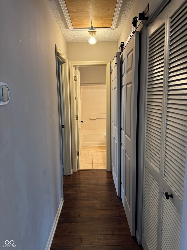 Building Photo - 6625 Sunloch Ct