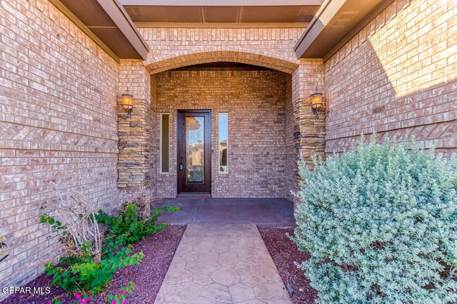 Building Photo - 14213 Meadow Lake Ave