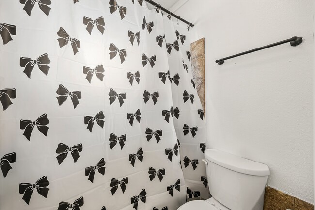 Building Photo - 7226 Ridgeberry Dr