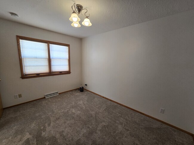 Building Photo - 3502 Veralta Dr