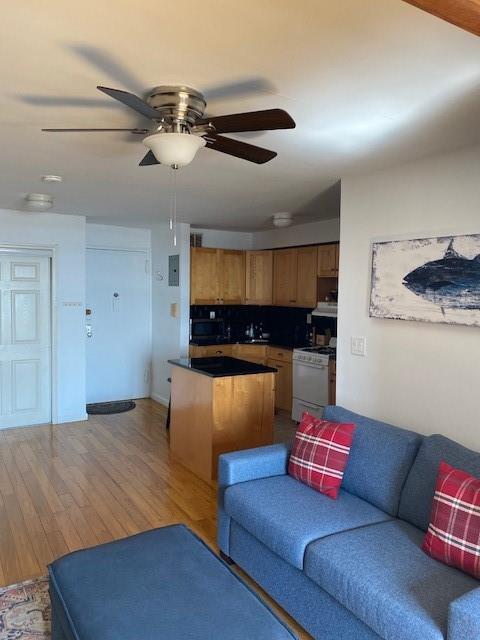 Building Photo - 1-29 Beach 118th St