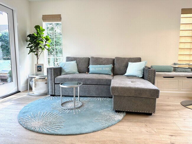 Building Photo - 449 Villa Blanca Ct