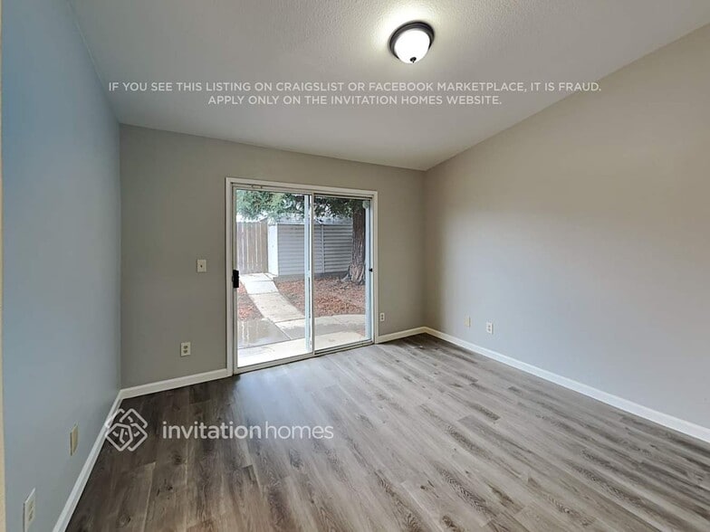 Building Photo - 598 Bernier Cir