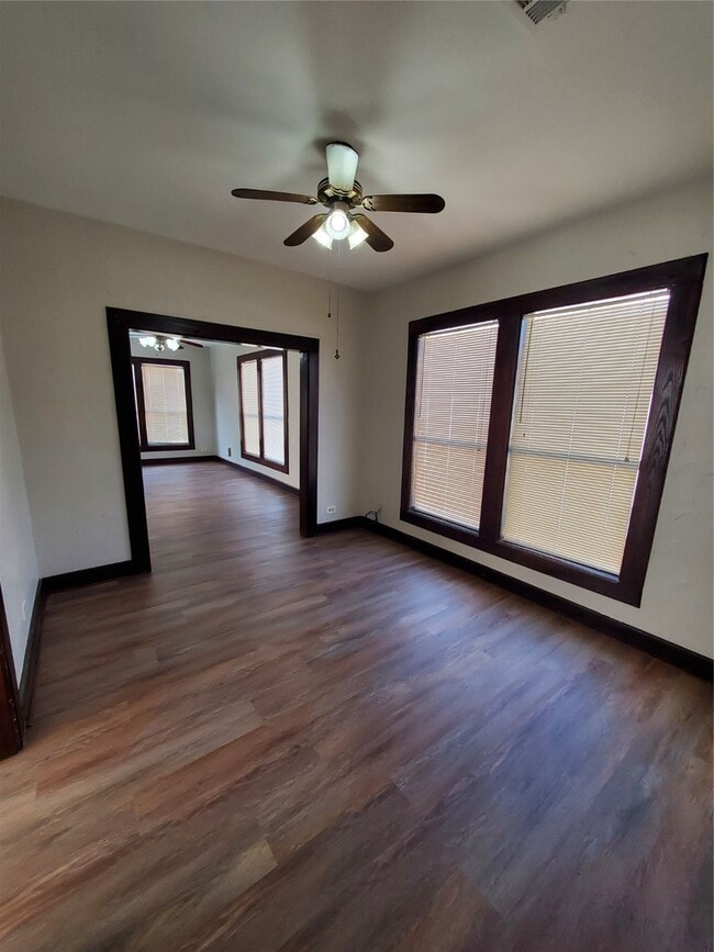 Building Photo - 1205 2nd St