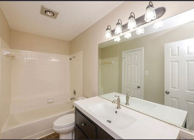 Building Photo - 12917 Meehan Dr
