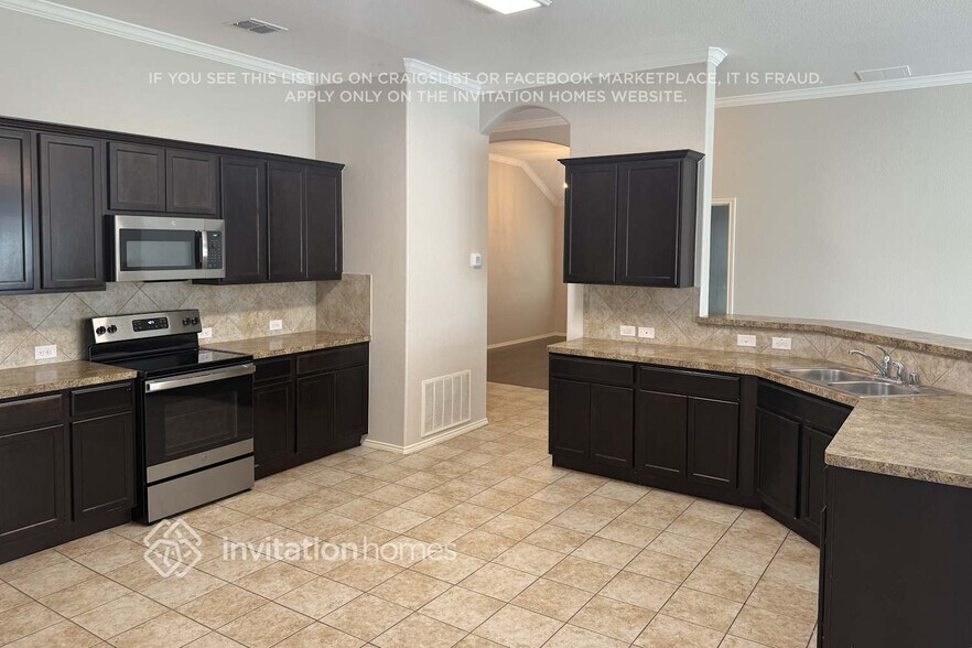 Building Photo - 14329 Artisan Dr