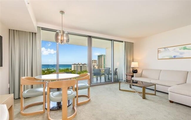 Primary Photo - Rarely Available 1 BED / 1 BATH Long-term ...