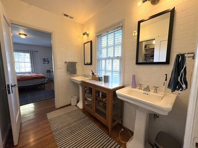 Building Photo - Stunning Home with Loft-Style ADU & Outdoor Amenities