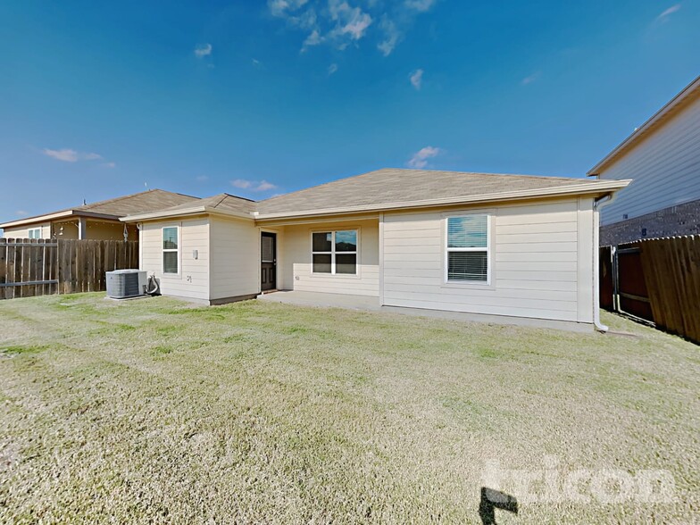 Building Photo - 108 Rushmore Ln