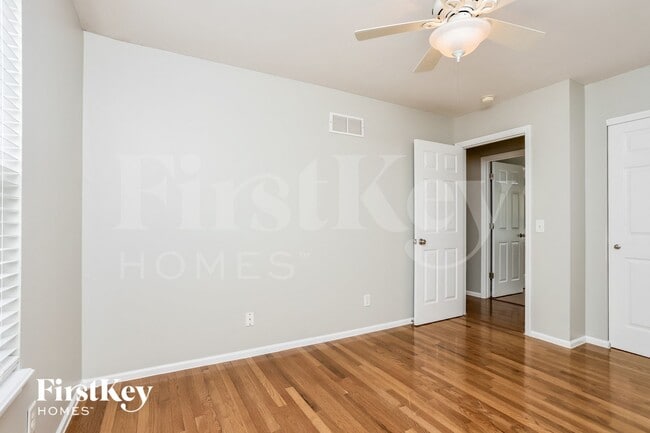 Building Photo - 7401 Cinnamon Teal Dr