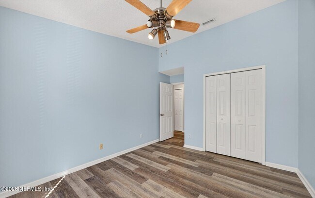 Building Photo - 13727 Richmond Park Dr N
