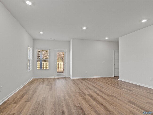 Building Photo - 1251 Eidson St