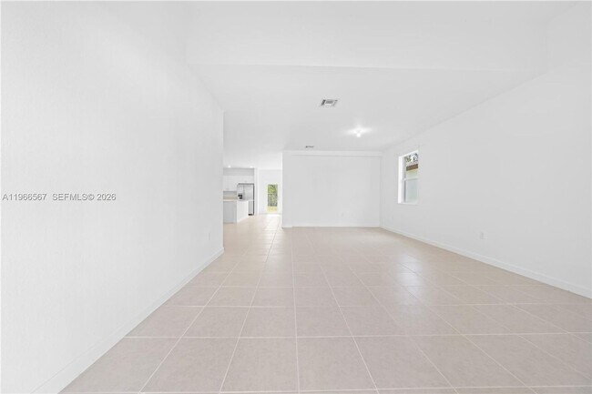 Building Photo - 2442 SE 30th Dr