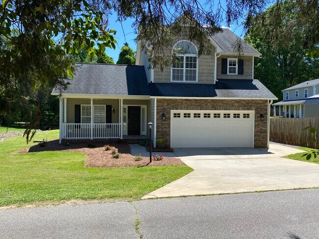 Building Photo - 100 Savannah Meadows Dr