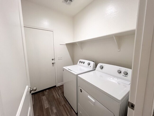 Building Photo - 4590 W Foldwing Dr