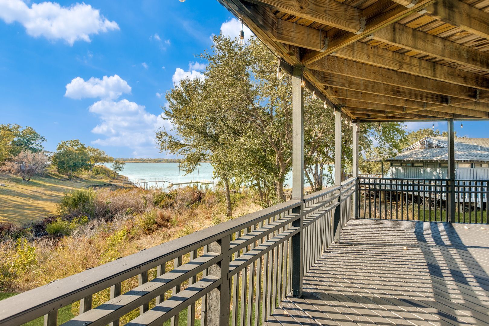 Building Photo - 4012 Tennis Club Rd