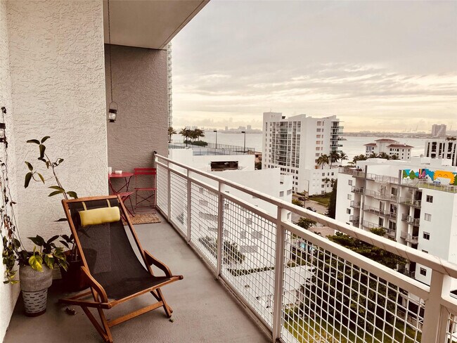 Building Photo - 444 N E St