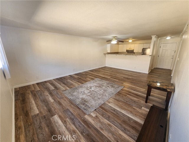 Building Photo - 14006 Vanowen St