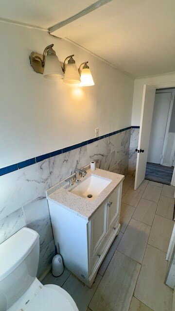 Building Photo - 80 E 1st St