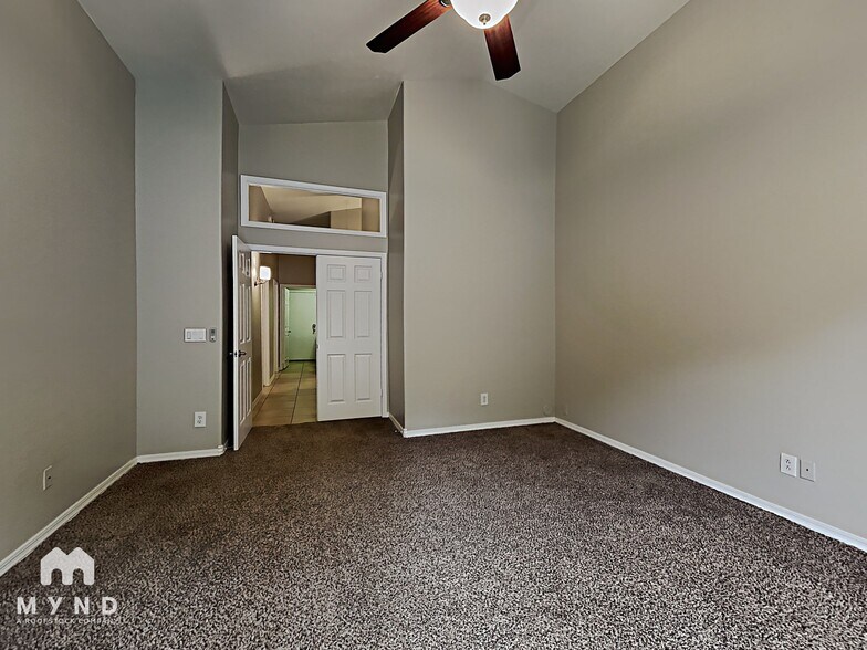 Building Photo - 1865 E Chilton Dr