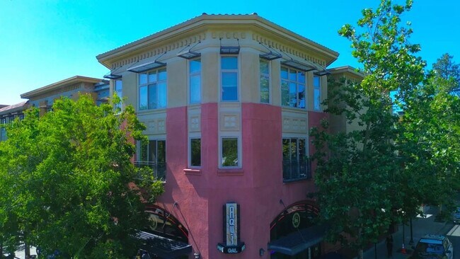 Building Photo - Live in Style & Convenience in the Heart of Downtown Campbell