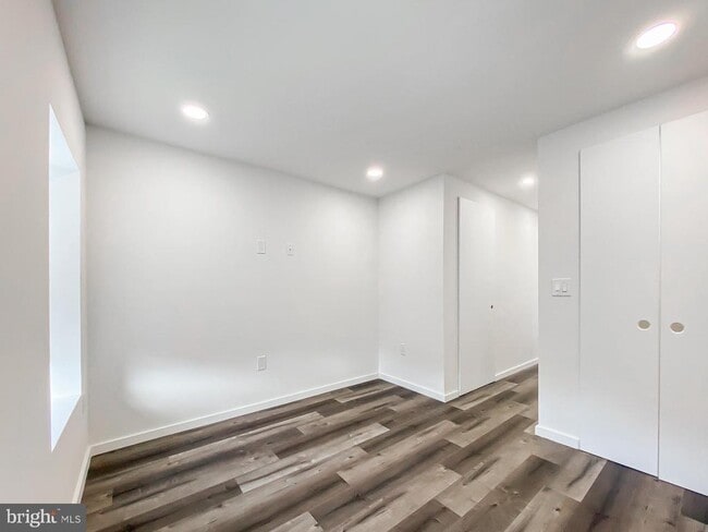 Building Photo - 2027 N 5th St