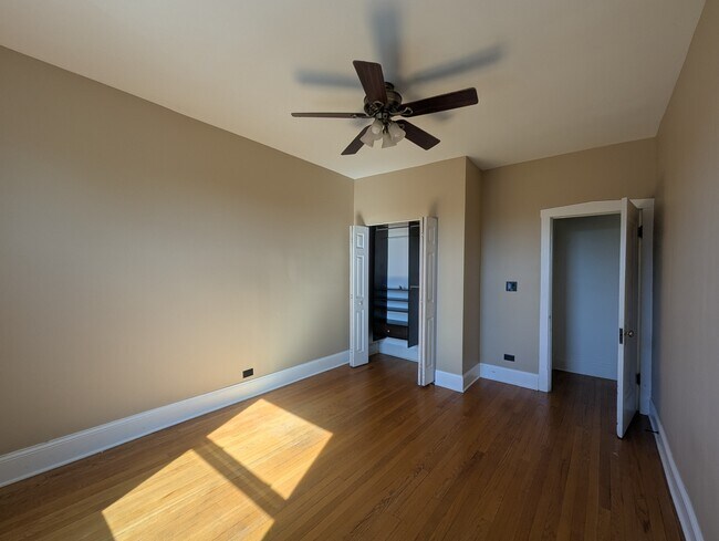 Building Photo - 435 N Lombard Ave