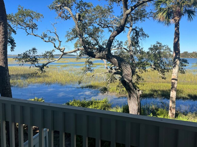 Building Photo - Stunning Views! Mariners Cove Townhouse