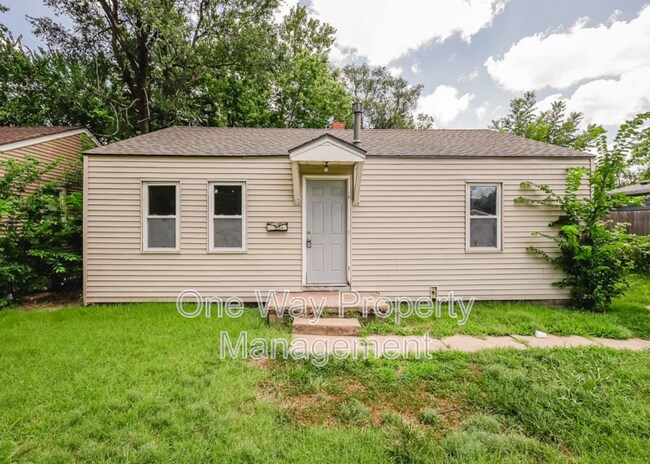 Building Photo - 1738 N Poplar Ave
