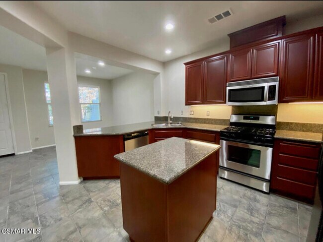 Building Photo - 129 Via Aldea