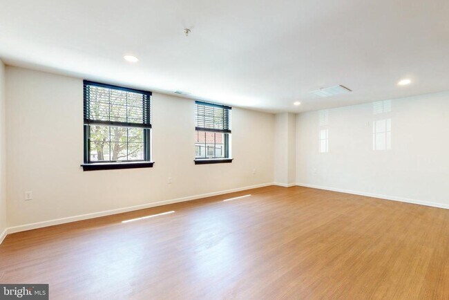 Building Photo - 210 E Boscawen St