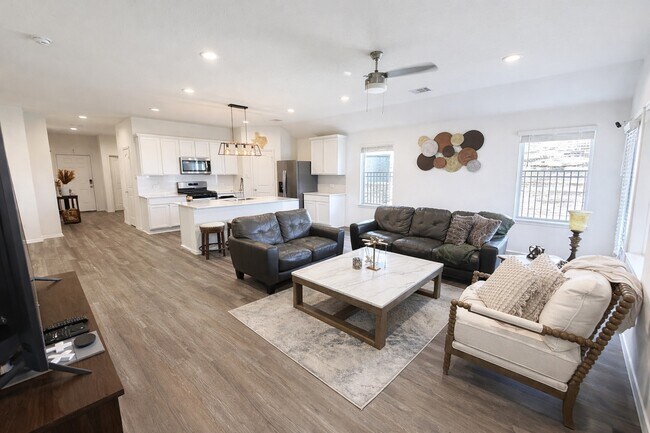 Building Photo - 3073 Emerald Ocean Dr