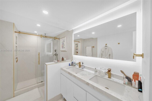 Building Photo - 11111 Biscayne Blvd