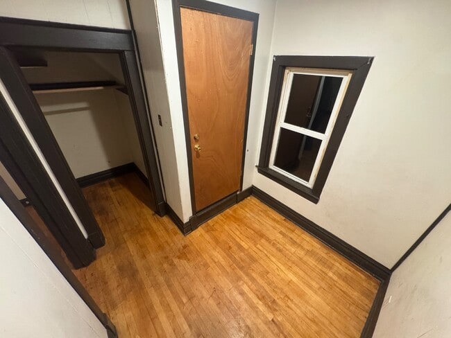 Building Photo - 2628 W 3rd St