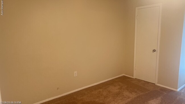 Building Photo - 421 Stonecreek Dr
