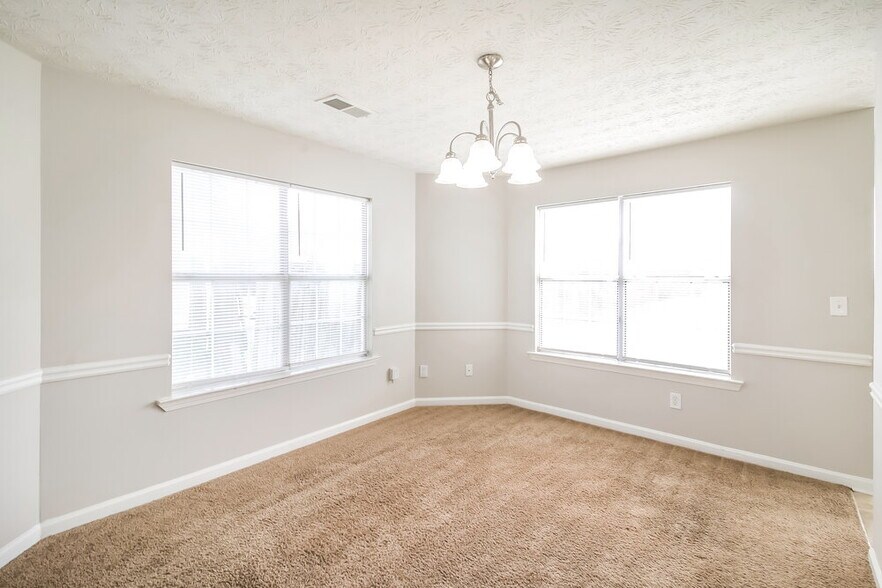 Building Photo - 650 Compton Ln