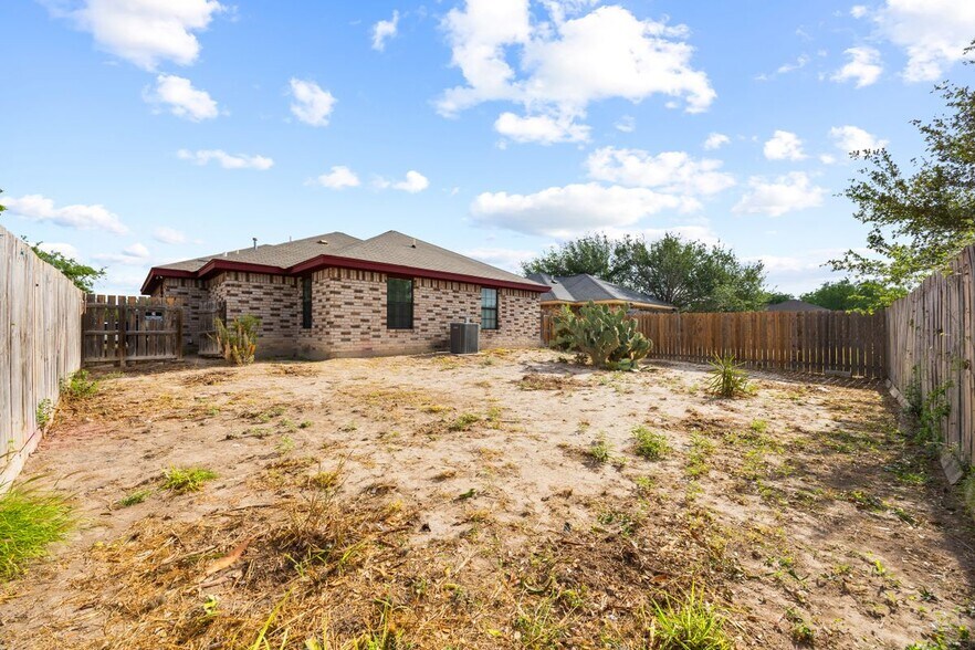 Building Photo - 4805 Jay Ave