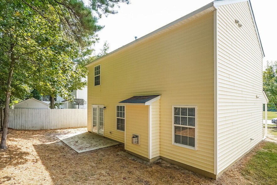 Building Photo - 6021 Herston Rd