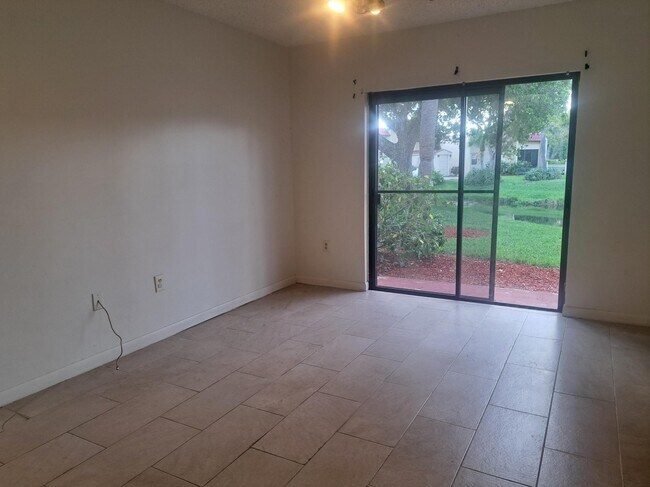 Building Photo - 2050 Oleander Blvd