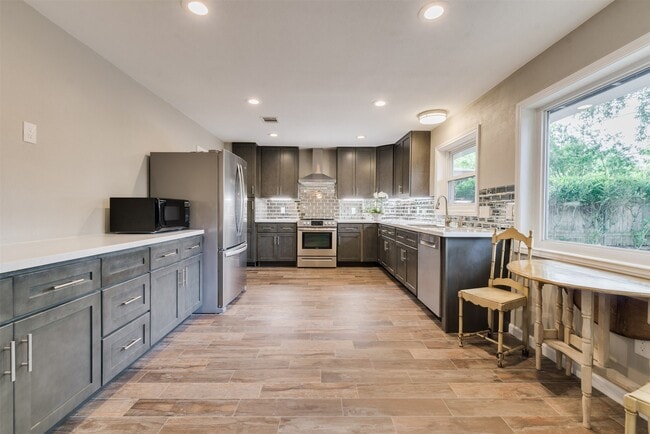 Building Photo - 5310 Carew St