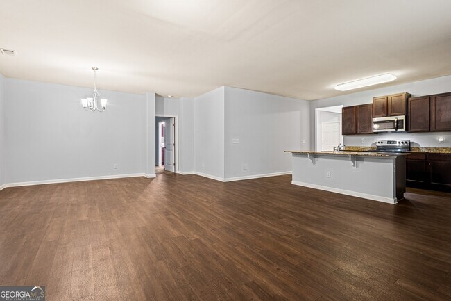 Building Photo - 5469 Waverly Dr