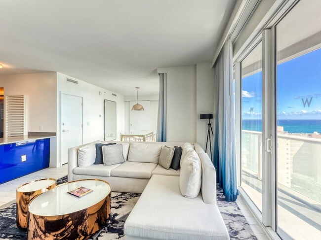 Building Photo - 3101 Bayshore Dr