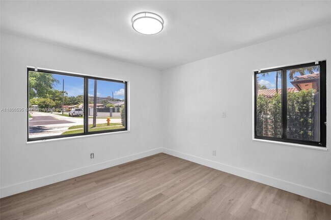 Building Photo - 3980 SW 121st Ave