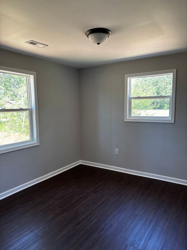 Building Photo - Remodeled Brick Ranch Home